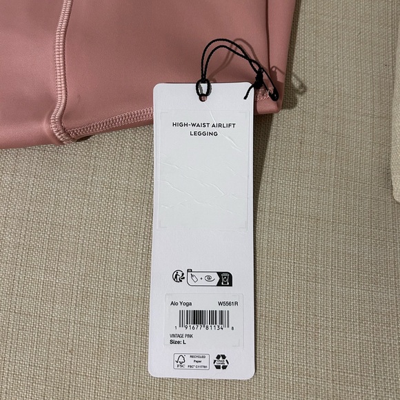 Alo High-Waist Airlift Legging in Vintage Pink - Picture 5 of 5